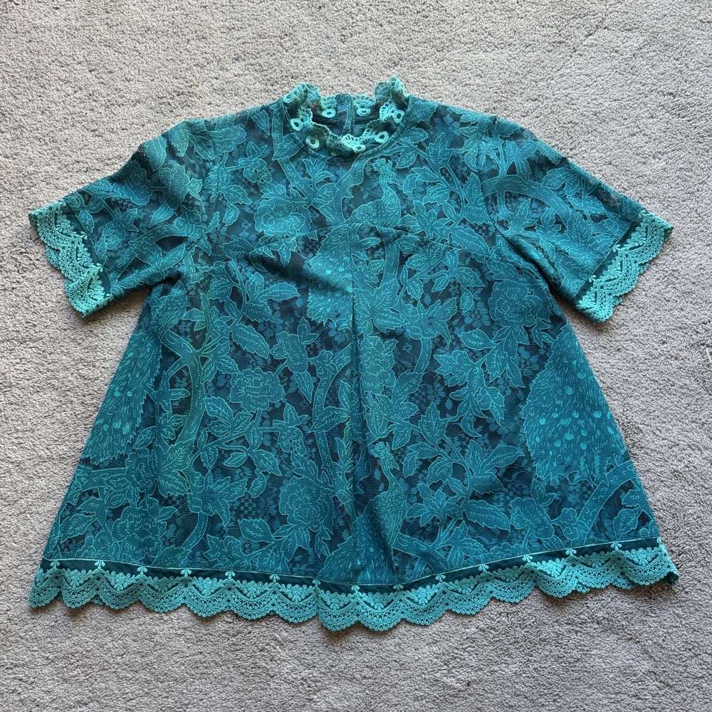 Anthropologie HD in Paris stunning pre-owned, embroidered, teal, lace blouse.